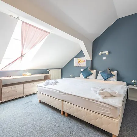 Herczeg Udvarház Szálloda 4*