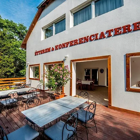 Herczeg Udvarhaz Hotel