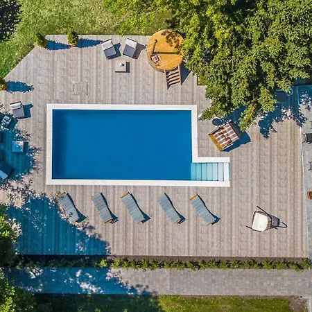 Herczeg Udvarhaz Hotel *