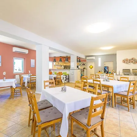Herczeg Udvarhaz Hotel Poroszlo