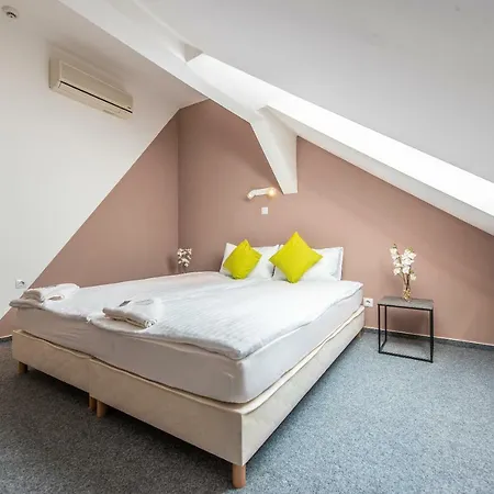 Herczeg Udvarház Szálloda 4*