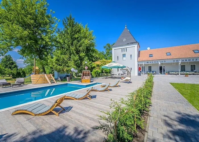 Otel Herczeg Udvarhaz 4*